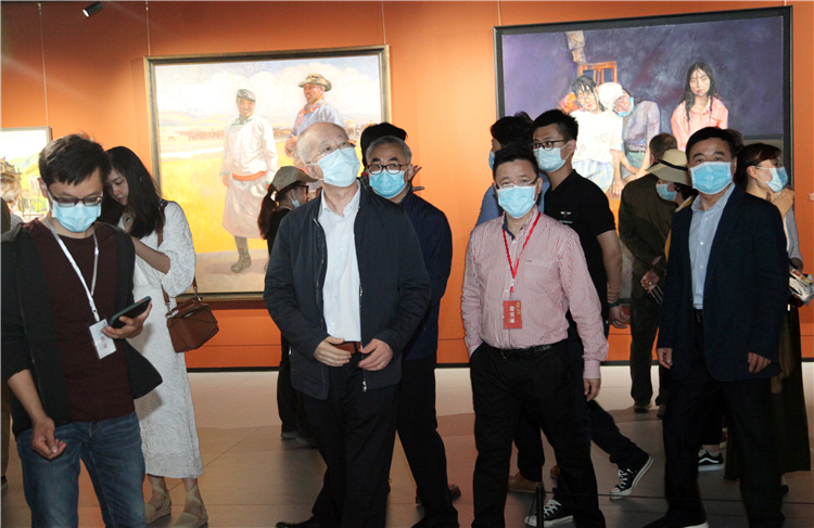 “延展與回望”第四、五屆中國美術家協會油畫藝術委員會委員學術展在青島開幕